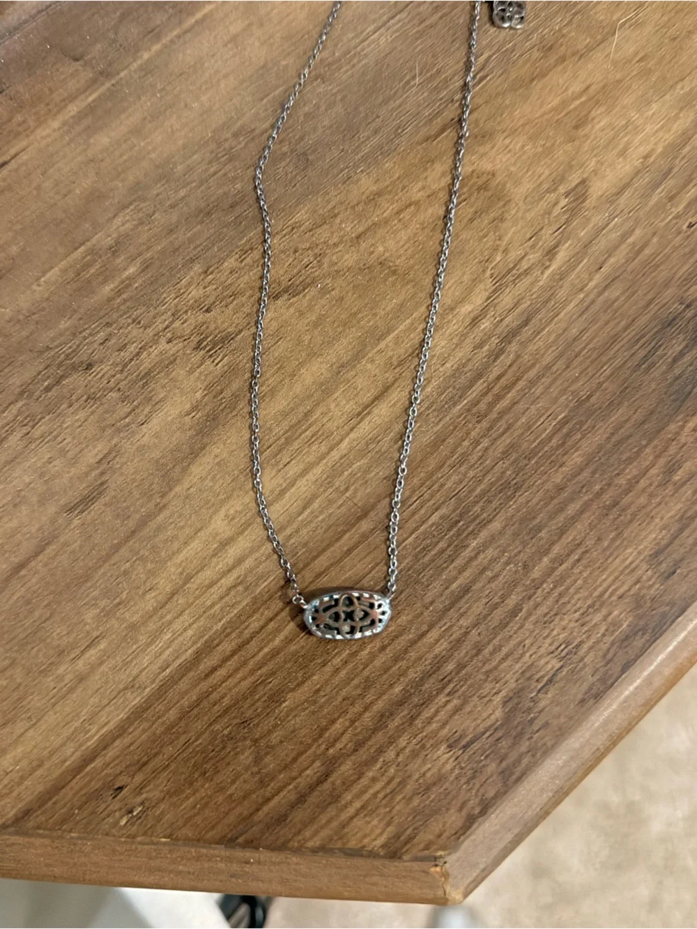 Kendra Scott Silver-Tone Gray Oval Pendant Necklace